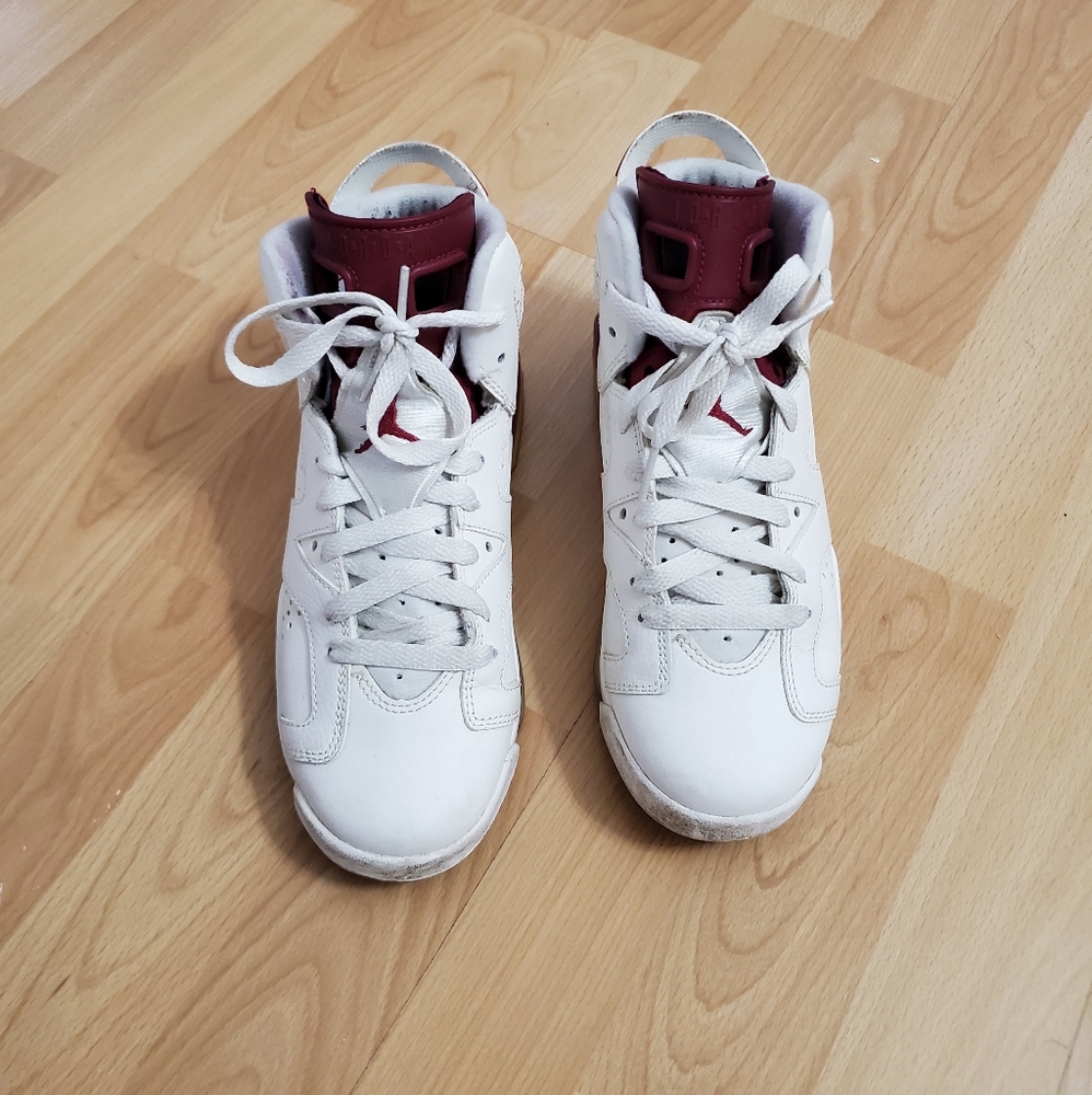 Air Jordan 6 | 6.5 Retro Maroon Sneakers